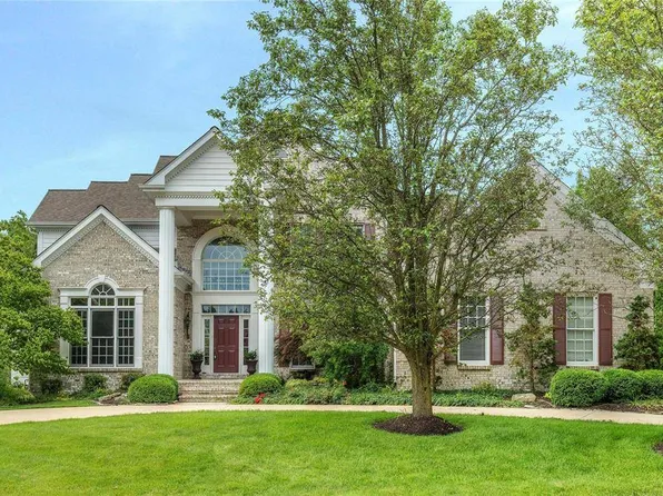 418 Pine Bend Dr, Chesterfield, MO 63005