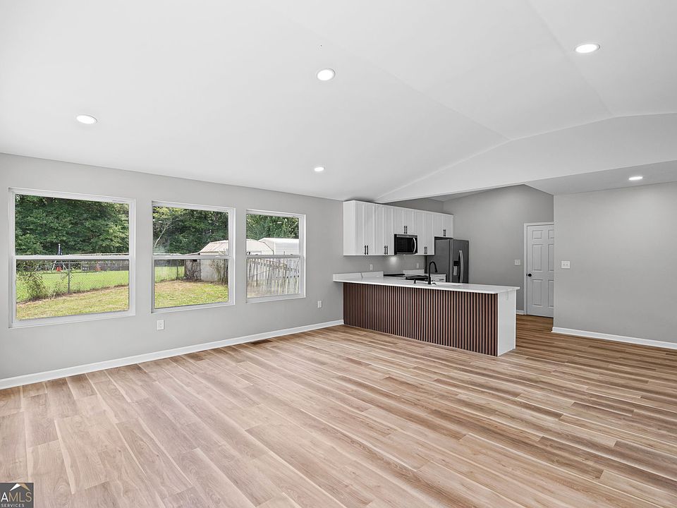 1st image of 203 Hill St