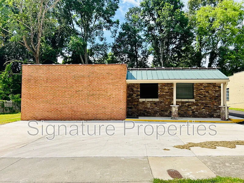 1821 Seymour Dr