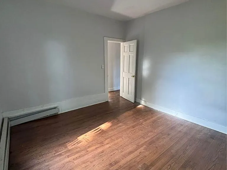 109 Main St — Photo 2