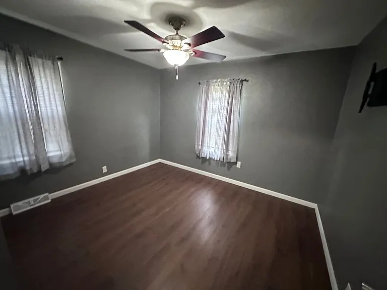 2415 Jerden Ave — Photo 18
