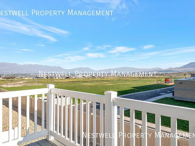 989 W Coral Charm Way — Photo 2