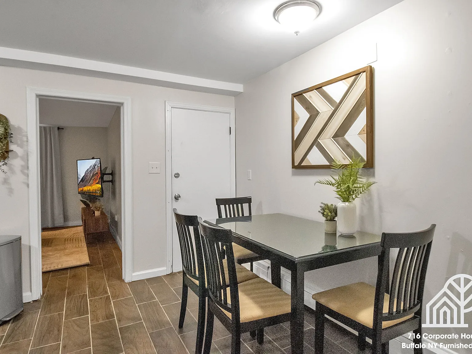 1540 Abbott Rd — Photo 4