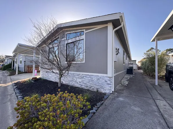 33 Sailfish Ct #33, Half Moon Bay, CA 94019