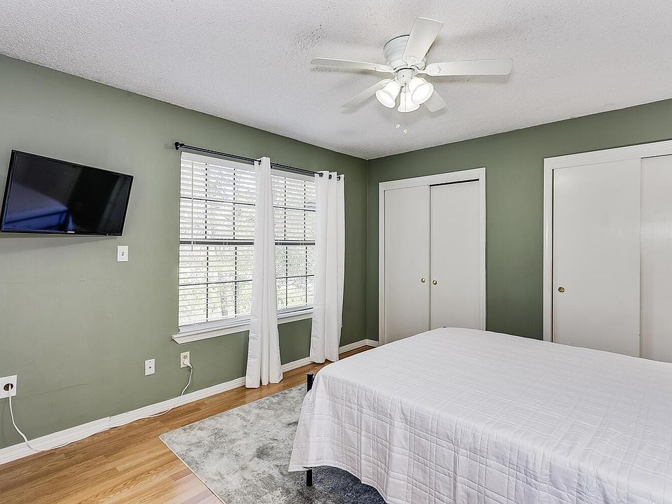 1st image of 6910 Heather Oaks Dr