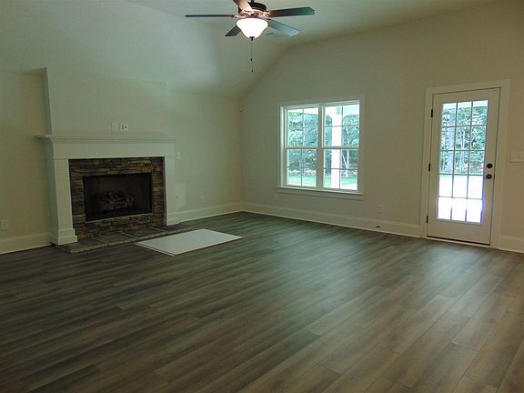 5th image of 300 Bonhill St