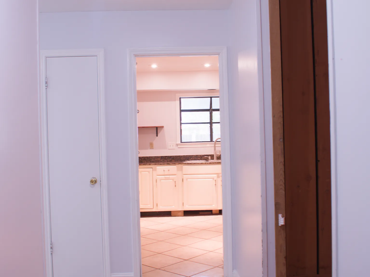 3 bed, 2075 sqft, $2,400 — Photo 2