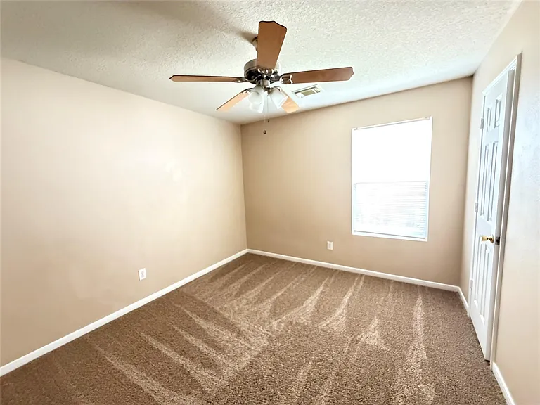 15423 Fir Woods Ln — Photo 38