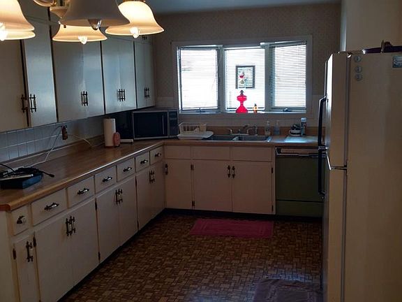 3rd image of 1616 E 15th St