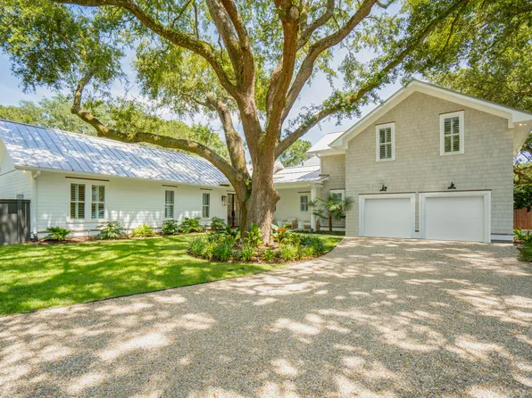 1306 Wayne St, Mount Pleasant, SC 29464