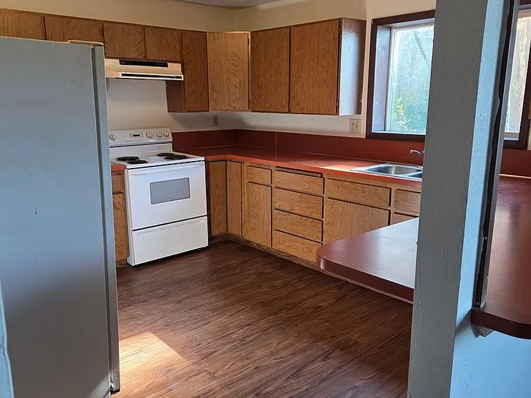 234 E Front St — Photo 4