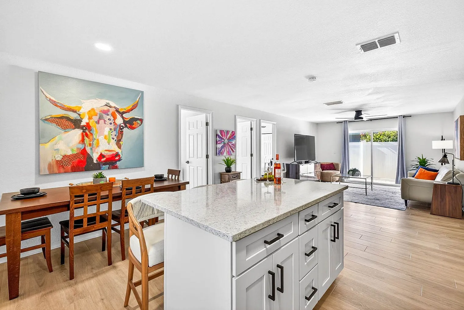 3 bed, 2.0 bath, 1302 sqft, $4,861 — Photo 4