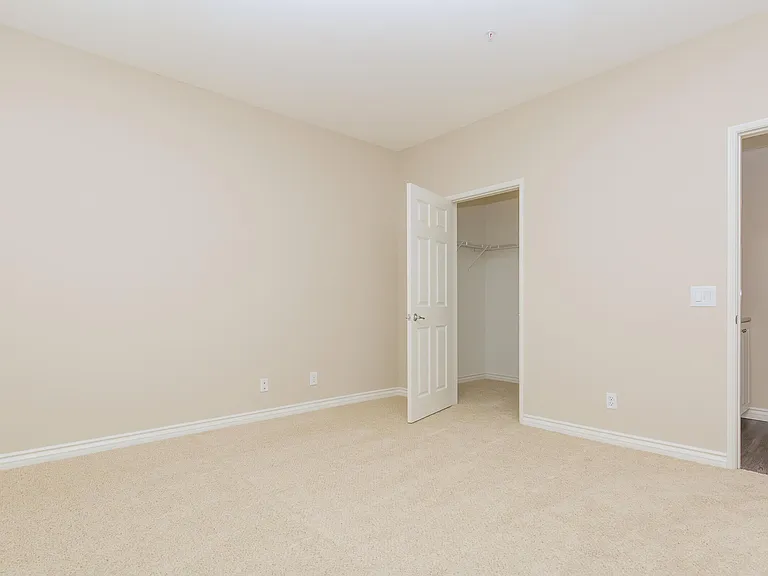 Laurel Glen Apartment Homes — Photo 21