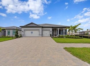 2090 Don Benito Way, Naples, FL 34120