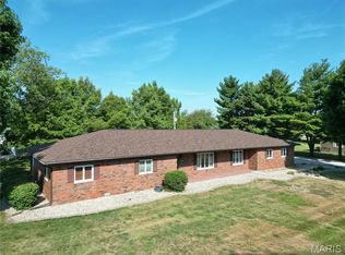 501 Pine St, Hillsboro, IL 62049