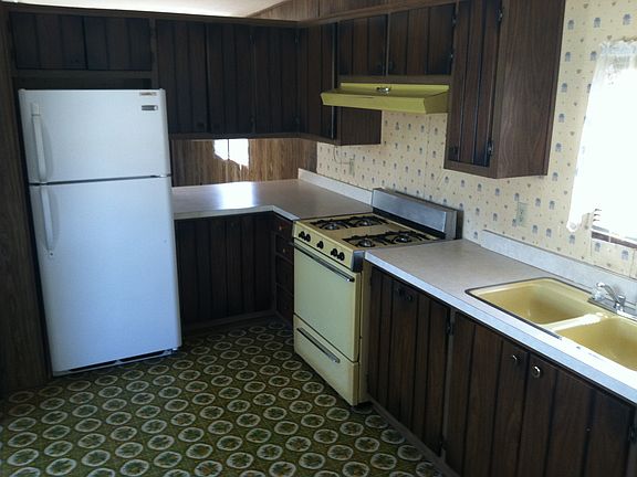 4th image of 300 3rd Ave NW Trlr 9