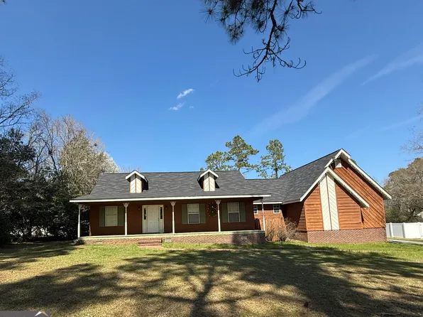 121 Lonesome Pine Trl, Moultrie, GA 31788
