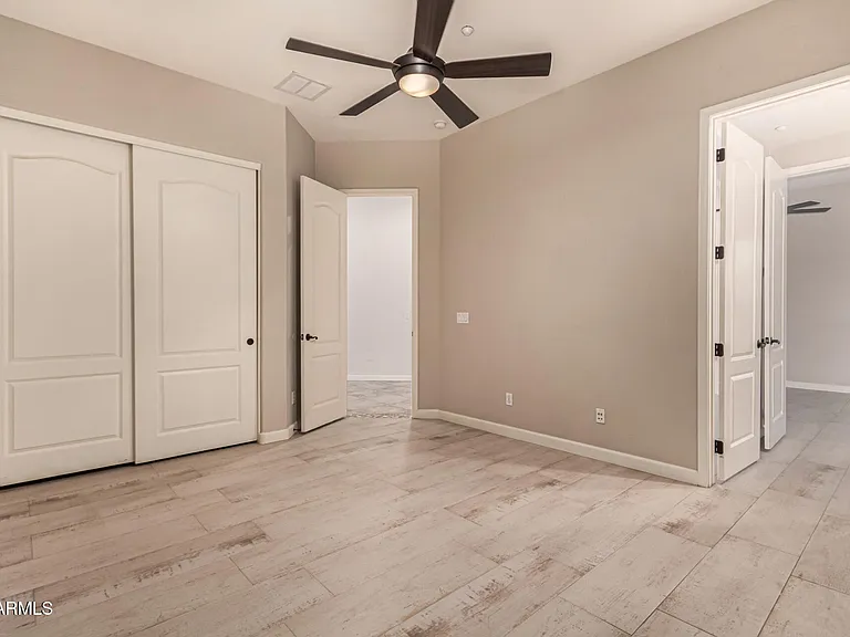 9246 W Molly Ln — Photo 40