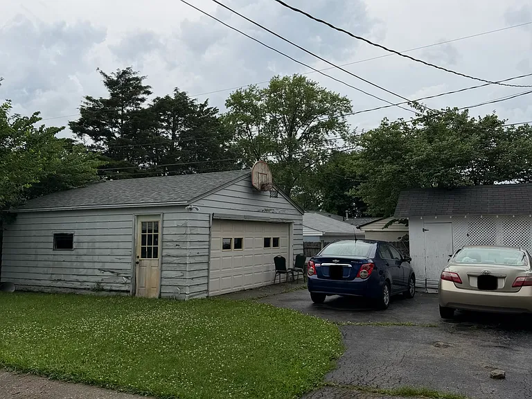 2056 Brookfield Rd — Photo 4