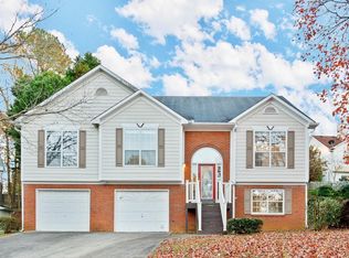 832 Hillary Ct, Lawrenceville, GA 30043
