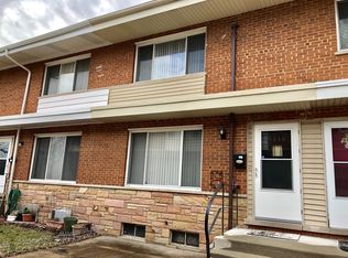 9040 Niles Center Rd UNIT B, Skokie, IL 60076