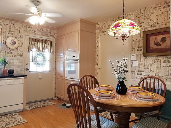 3rd image of 1203A Shetland Dr #100A