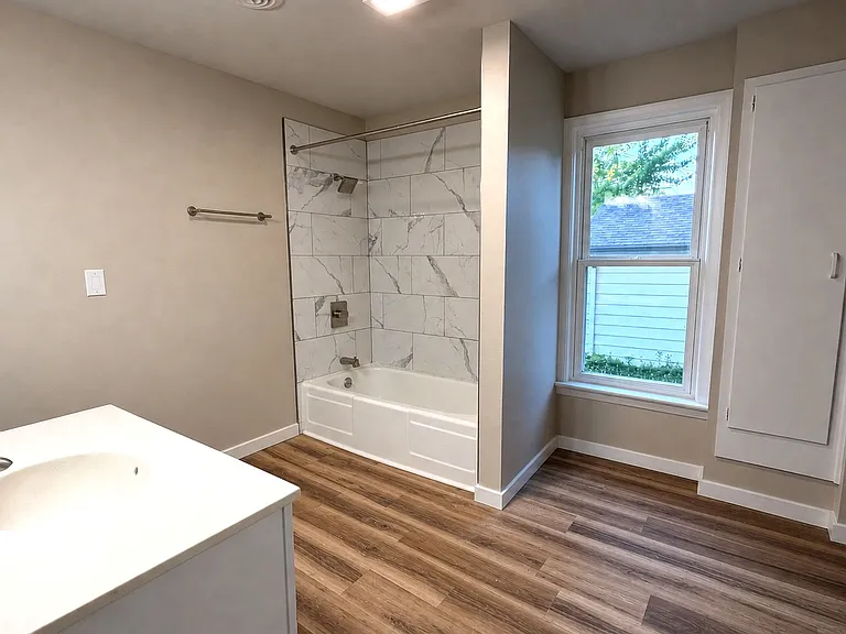 119 N Hickory St — Photo 3