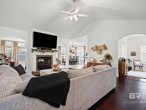 2nd image of 11031 Garrett Rd