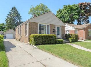 2625 Gillen St, Racine, WI 53403