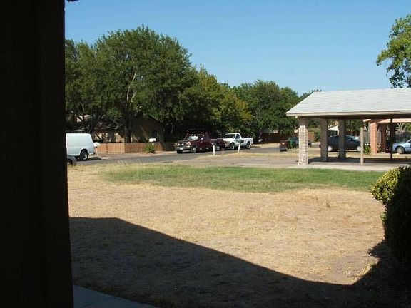 5th image of 1305 Westcott Dr