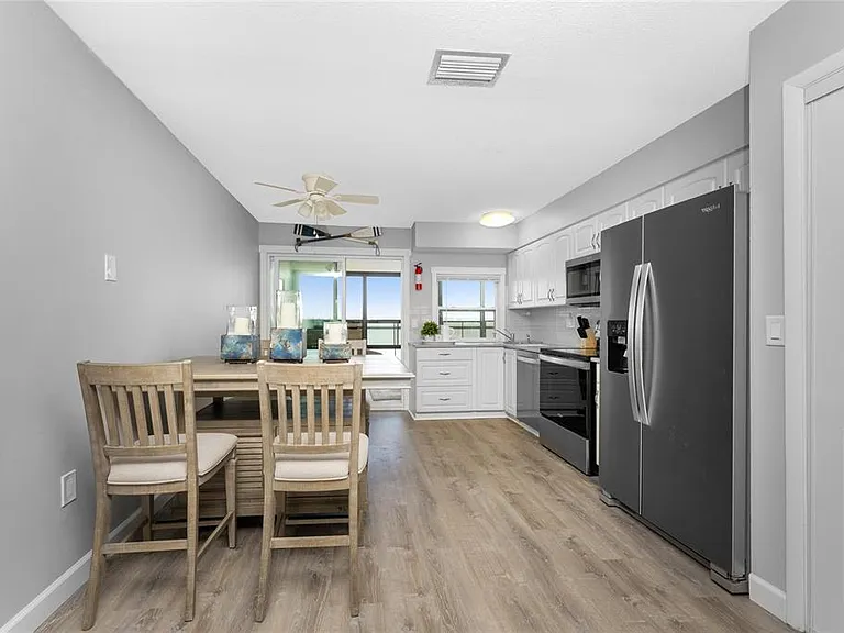 5041 N Beach Rd #4-A — Photo 2