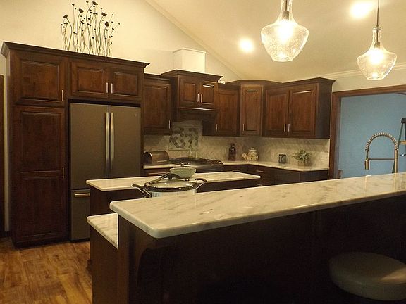 5th image of 64 Sassafras Dr