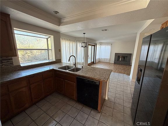 3rd image of 3461 Mountainside Dr