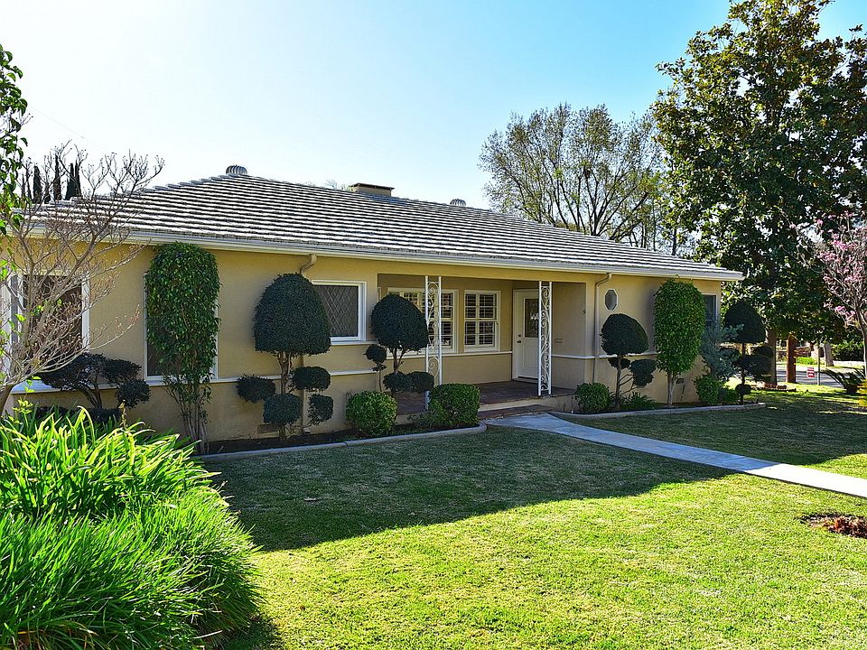 1st image of 440 W Scenic Dr