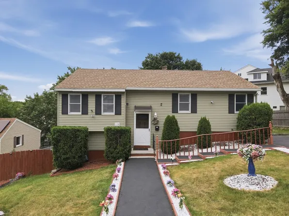 119 Vale St, Worcester, MA 01604