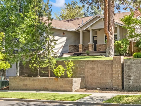 19951 Cliffrose Dr, Bend, OR 97702