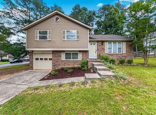 100 Roswell Farms Ct, Roswell, GA 30075