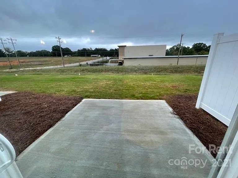 8139 Sheffield Dr — Photo 11