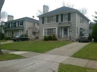713 Harcourt Rd, Grosse Pointe, MI 48230