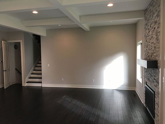 5th image of 965 Sylvanwood St