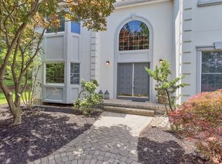 9 Jenna Ln, Edison, NJ 08820