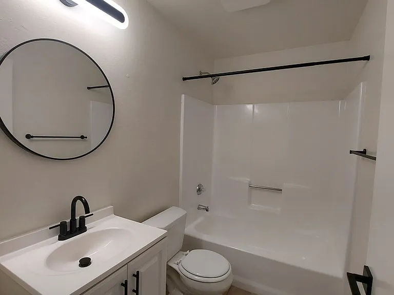 1053 Euclid Ave — Photo 7