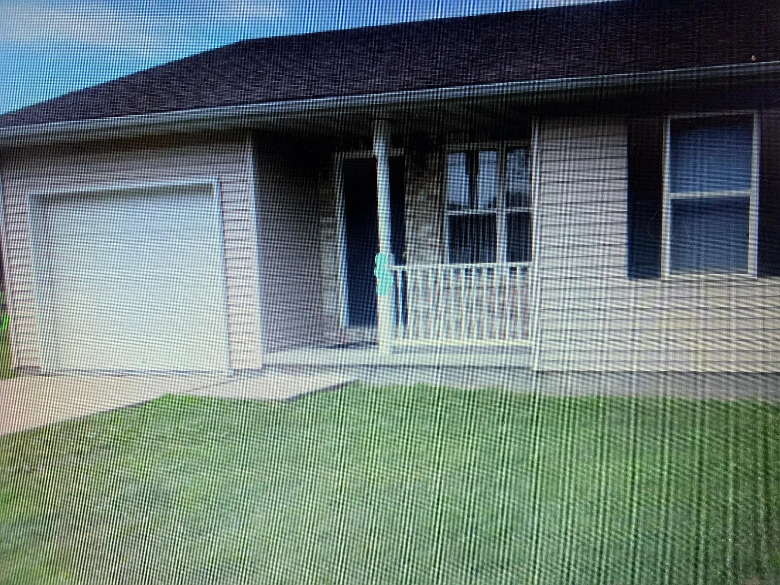 2 bed, 900 sqft, $900 — Photo 1