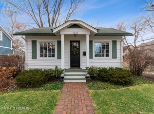 1041 N Webster St, Naperville, IL 60563