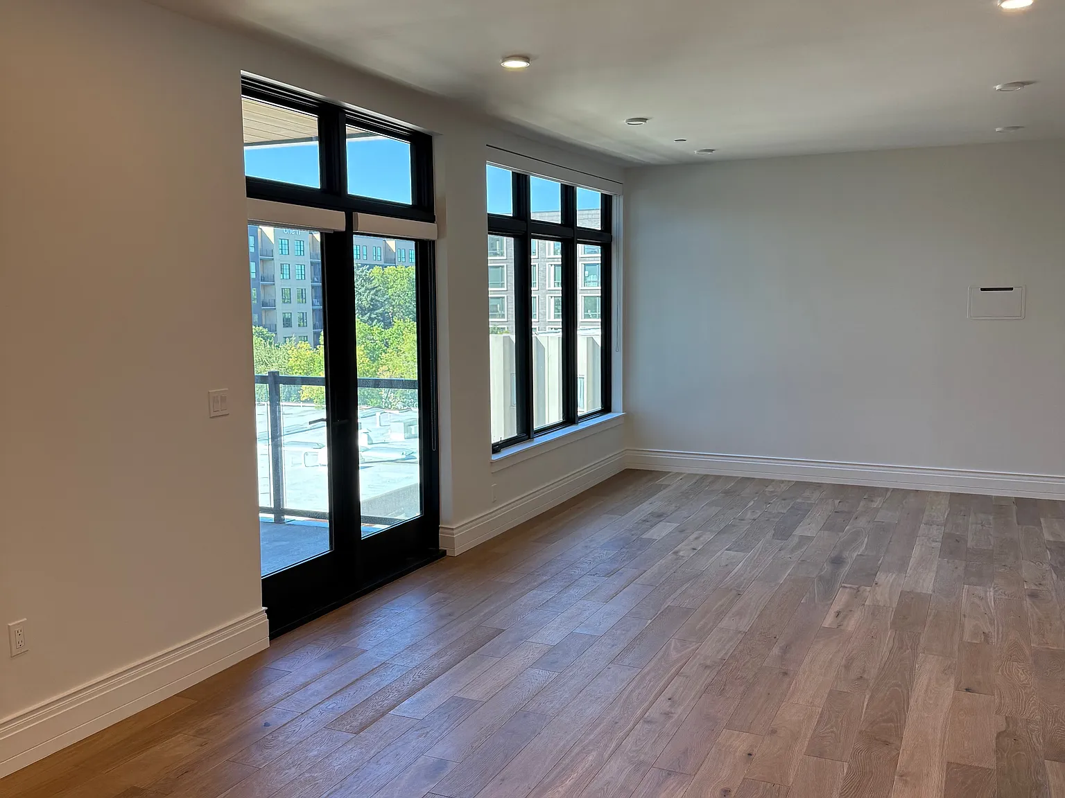 1 bed, 1301 sqft, $3,800 — Photo 2