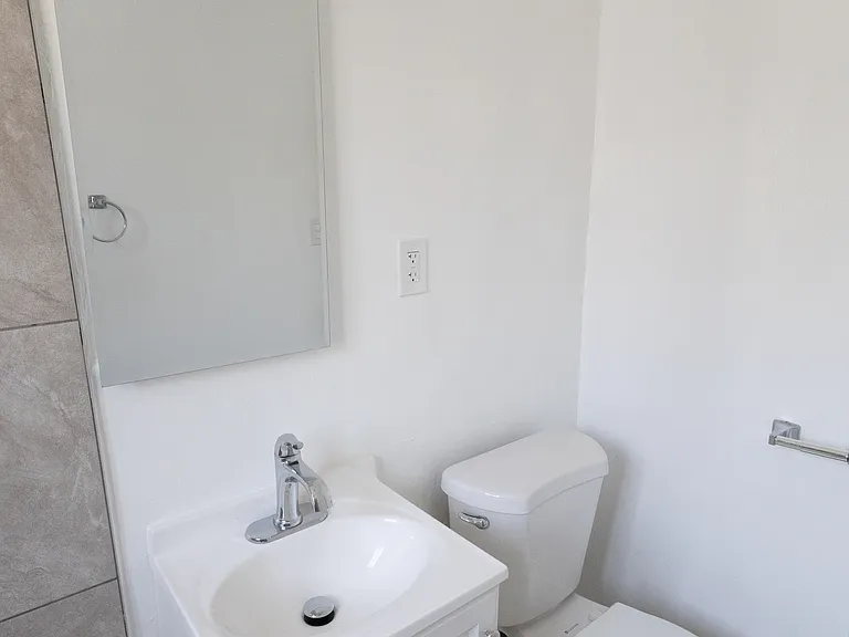 400 S Pacific Ave #408-1/2 — Photo 9