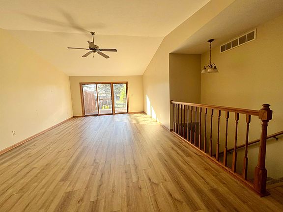 3rd image of 718 Kelsey Ct