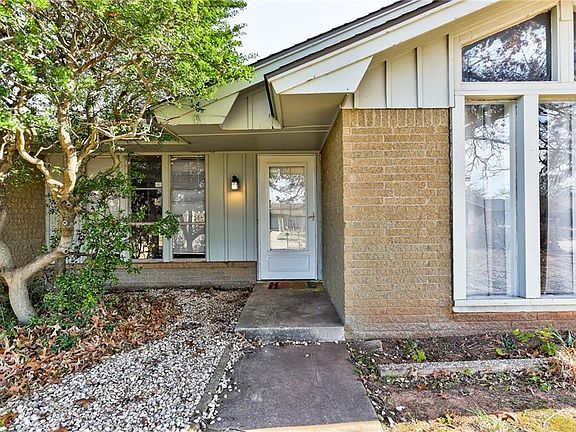 3rd image of 12504 Springwood Dr