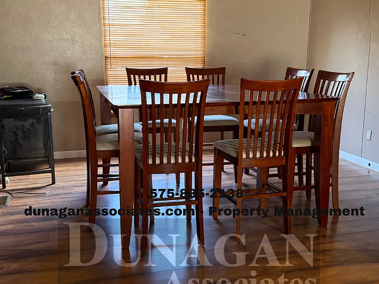 301 E Rose St — Photo 3
