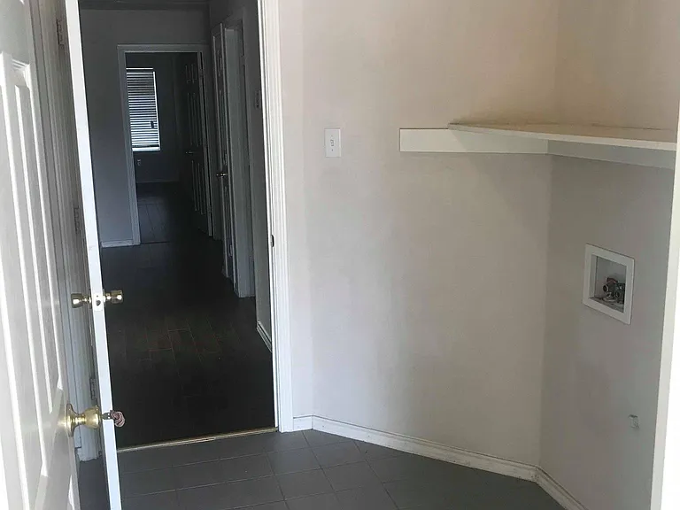 6608 Sandgate Dr — Photo 10